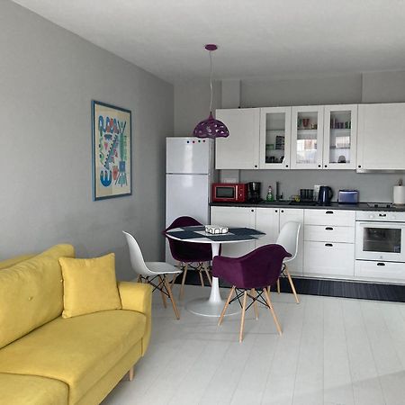 Apartamentul Max, Practic Si Confortabil Gran Varadino Esterno foto